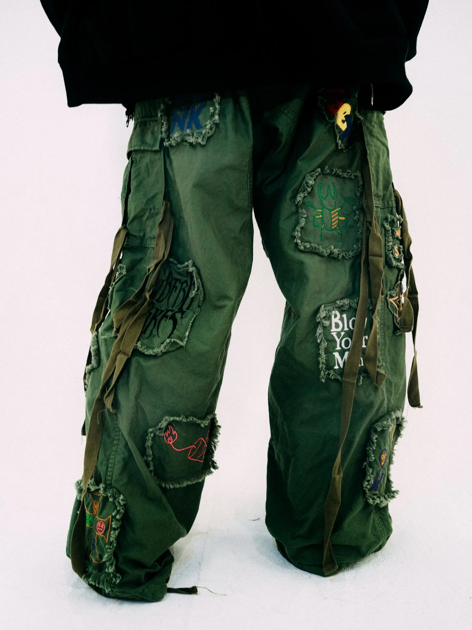 EMBROIDERY CARGO PANTS