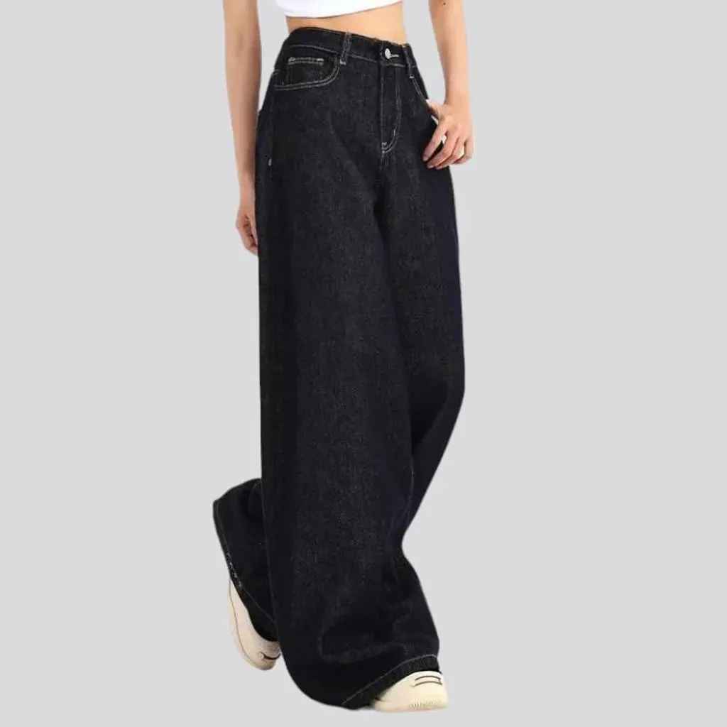 Floor-length monochrome jeans for women