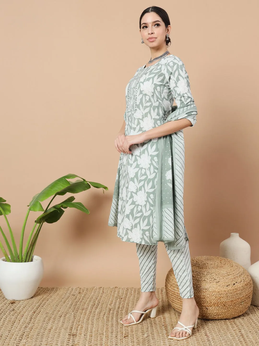 Green Cotton Floral Print Kurta Set Dupatta With Embroidery