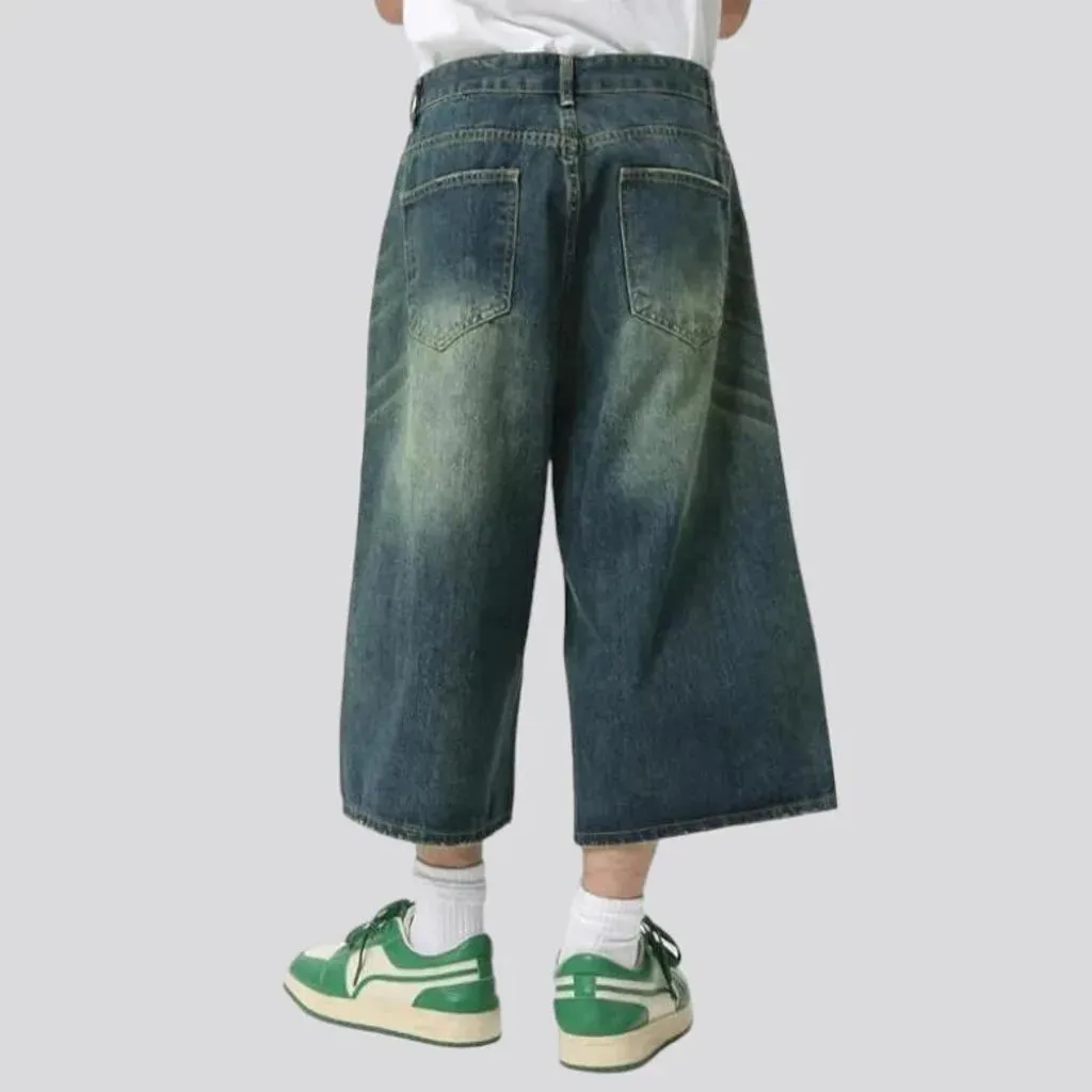 Medium-wash high-waist jeans shorts for men