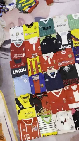 Men? football T-shirts and jerseys 36 pieces